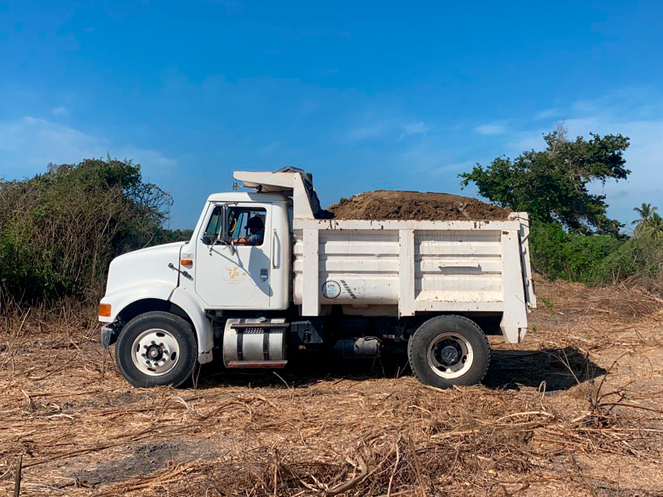 rentar-camion-volteo